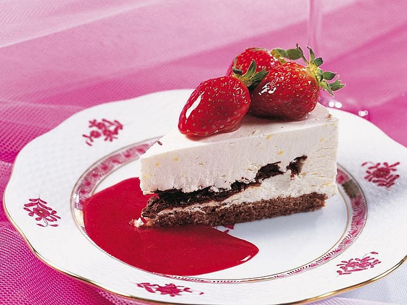 Çikolatalı Ve Meyve Soslu Cheesecake