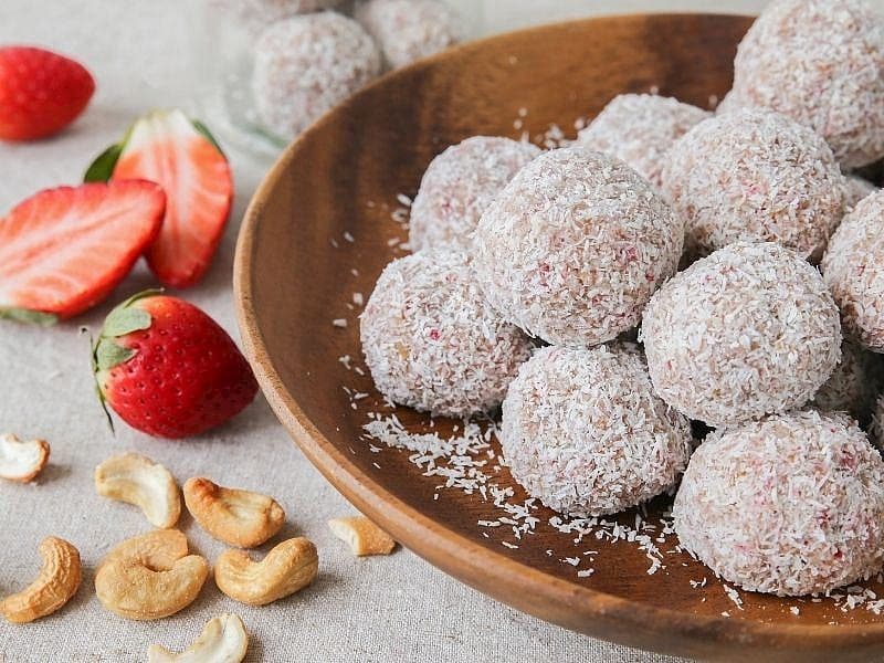Çilekli Puding Topları