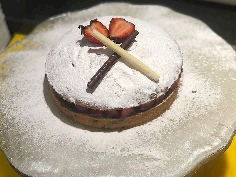 Cookie And Strawberry Cake