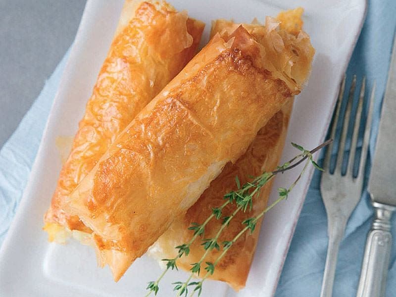Dil Peynirli Çıtır Börek