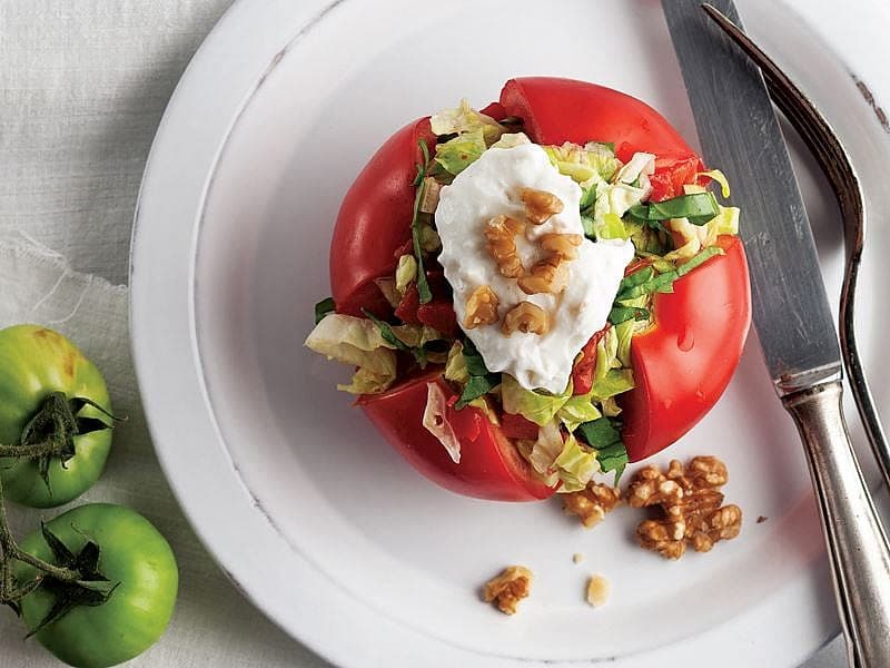Domates Kasesinde Salata