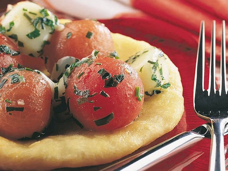 Domatesli Mini Börek