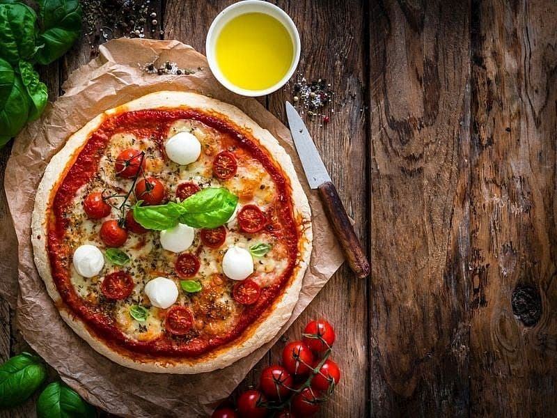 Domatesli Pizza