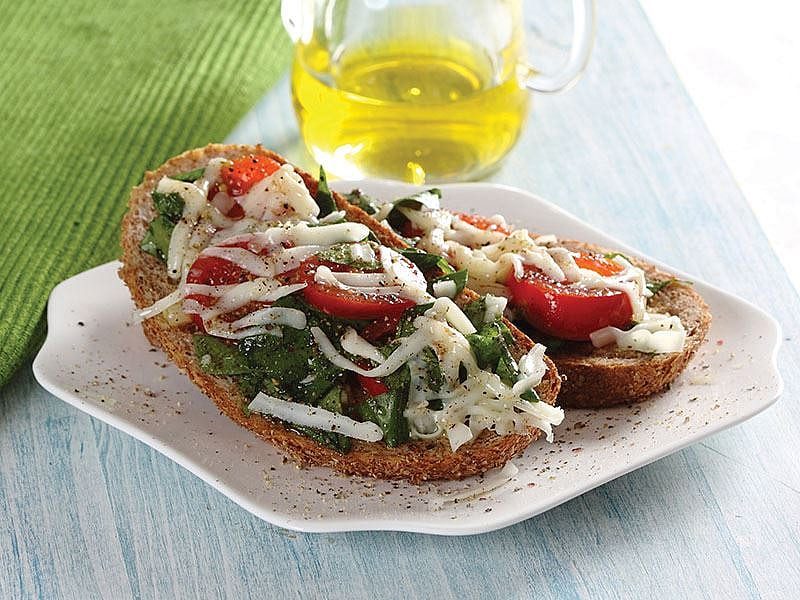 Domatesli Ve Fesleğenli Bruschetta tarifi