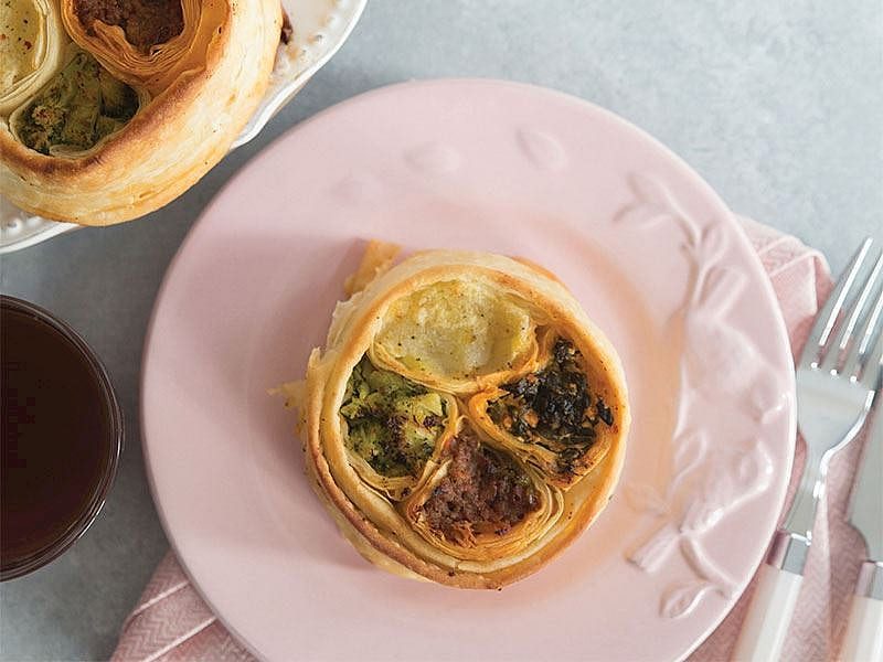 Dört Renkli Rulo Börek tarifi