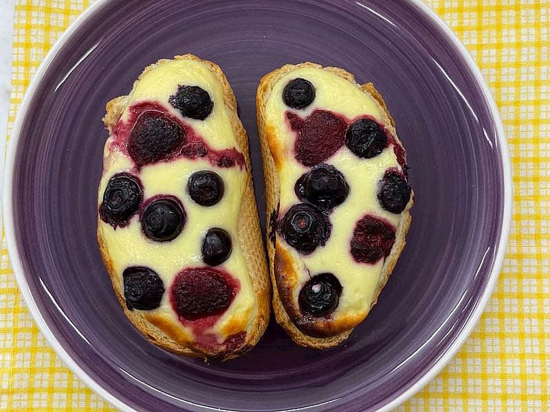 Ekmek Üstü Cheesecake