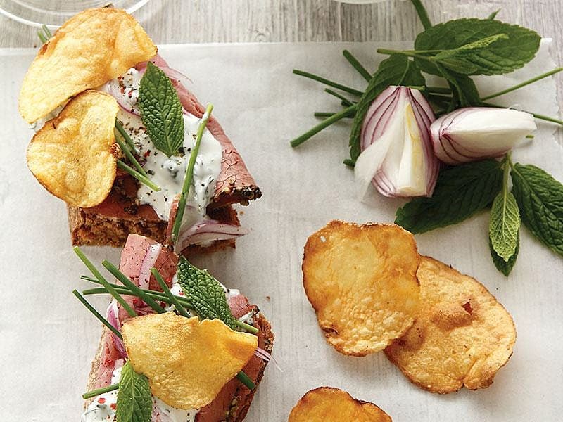 Ekmek Üzeri Rozbif Ve Ev Yapımı Cips