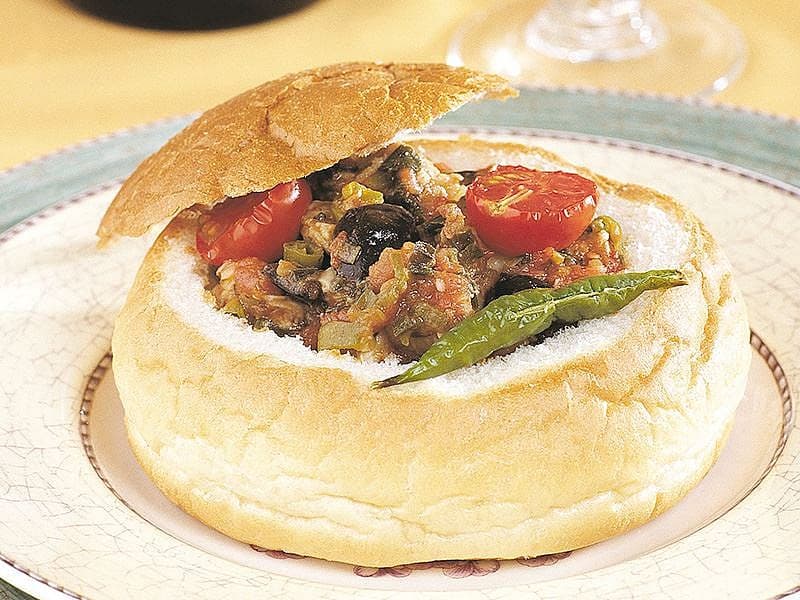 Ekmekte Kuzu Kebabı