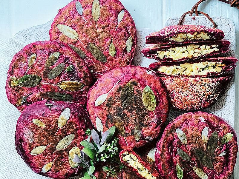 Ekşi Mayalı, Pancarlı Ve Ada Çaylı Börek