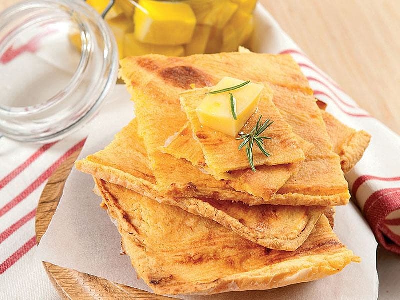 Eski Kaşar Peynirli Mısır Ekmeği