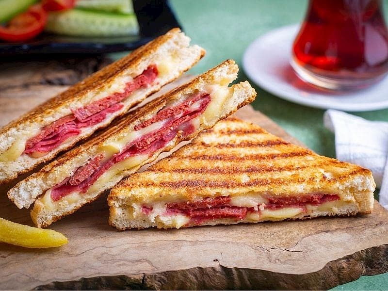 Ev Yapımı Nefis Karışık Tost