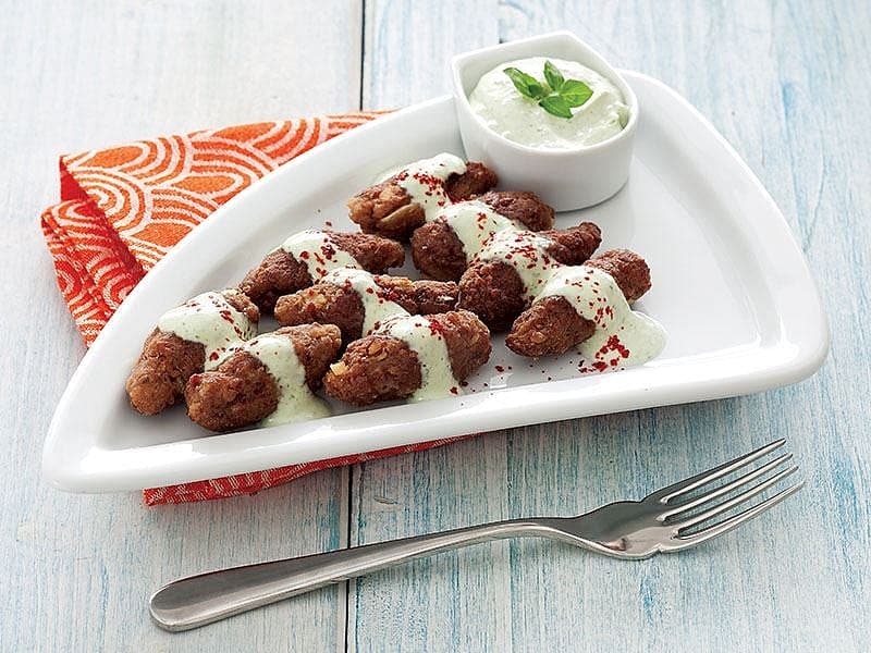 Fesleğen Ve Sarımsak Soslu Köfte