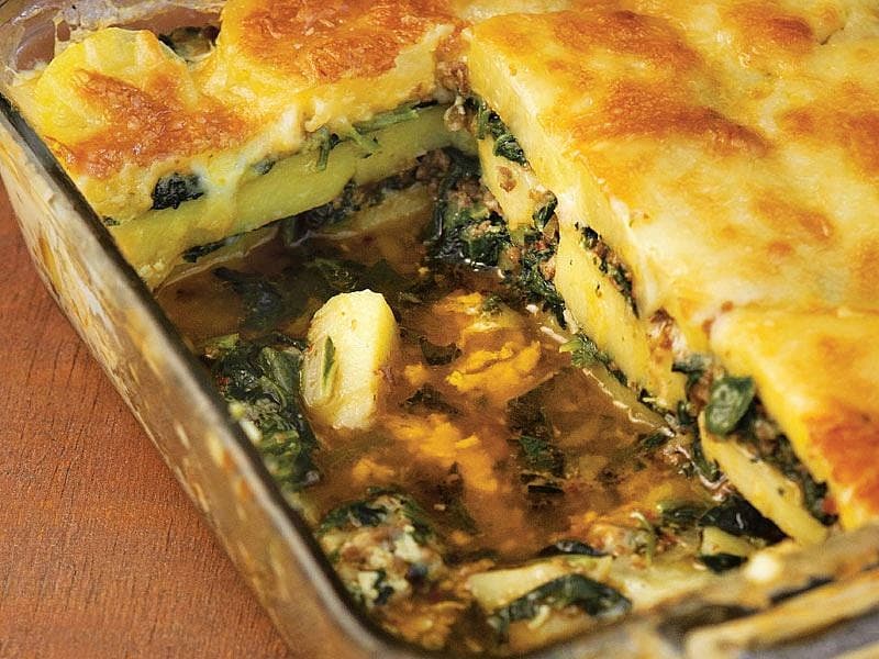 Fırında Kaşar Peynirli Ve Patatesli Pazı Yemeği