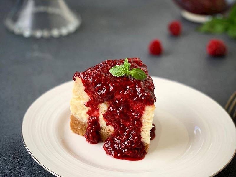 Frambuaz Soslu Cheesecake