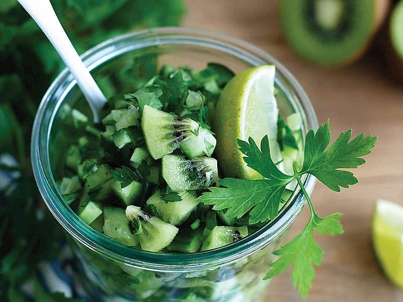 Hafif Ekşili Yeşil Salata