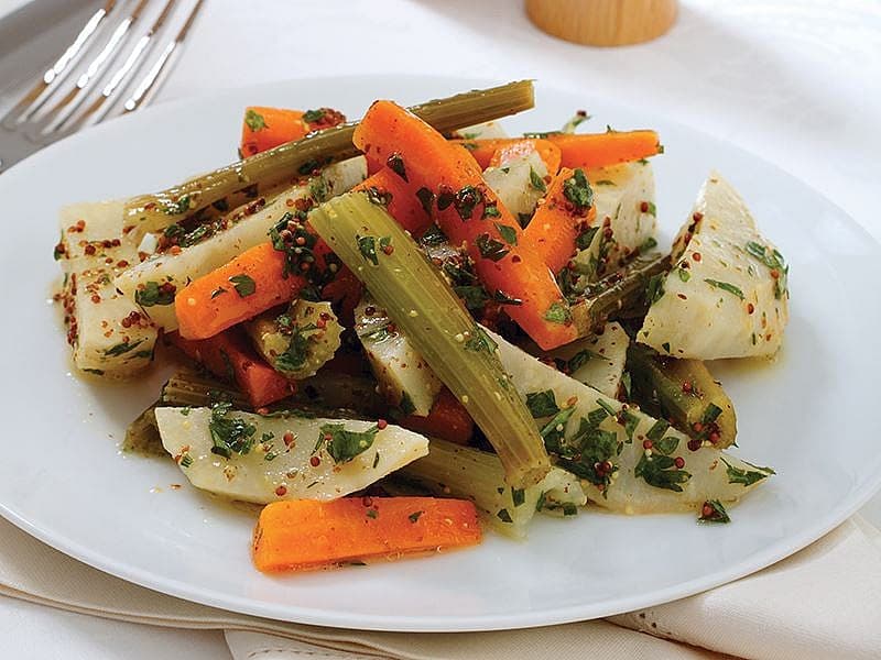 Hardallı Kereviz Salatası