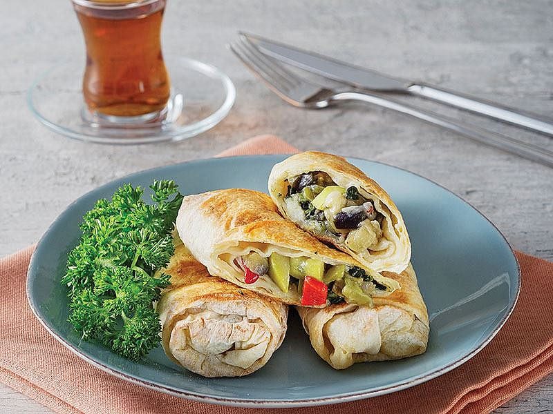 Hellim Peynirli Rulo Börek tarifi