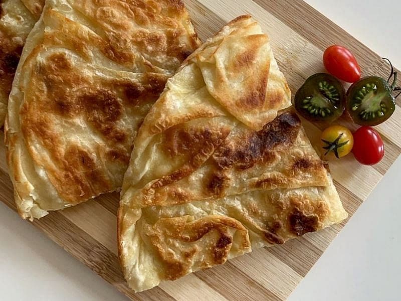 İki Peynirli Tava Böreği