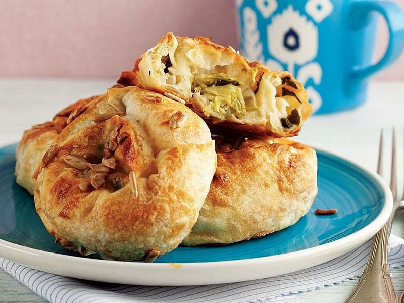 Ispanak Köklü Gül Börek