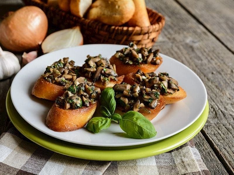 İstiridye Mantarlı Tapas