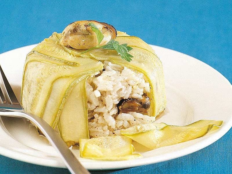 Kabak Kasesinde Midyeli Ve Mantarlı Dolma