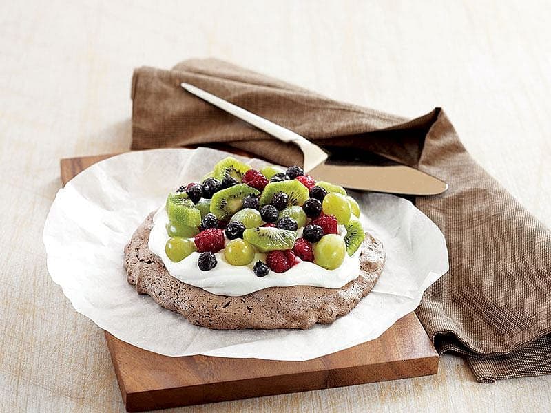 Kakaolu Ve Meyveli Pavlova
