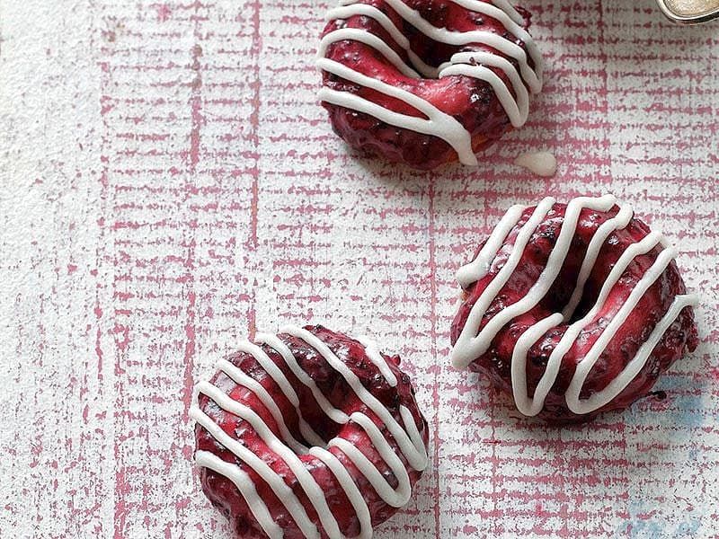 Karadutlu Ve Kremalı Donut