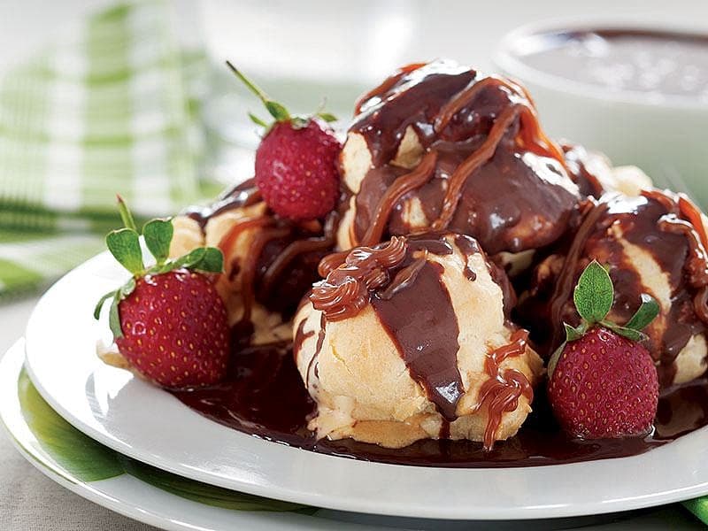 Karamel Soslu Dondurmalı Profiterol