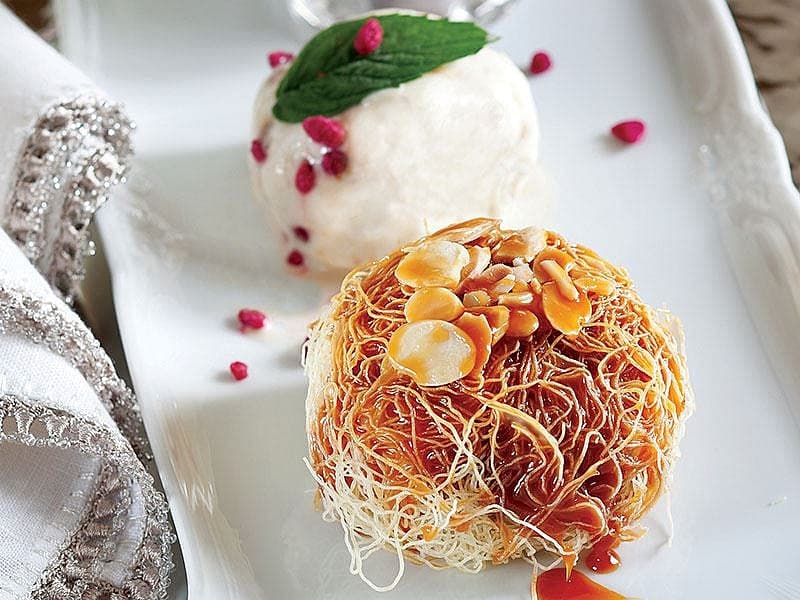 Karamel Soslu Elmalı Kadayıf Tatlısı