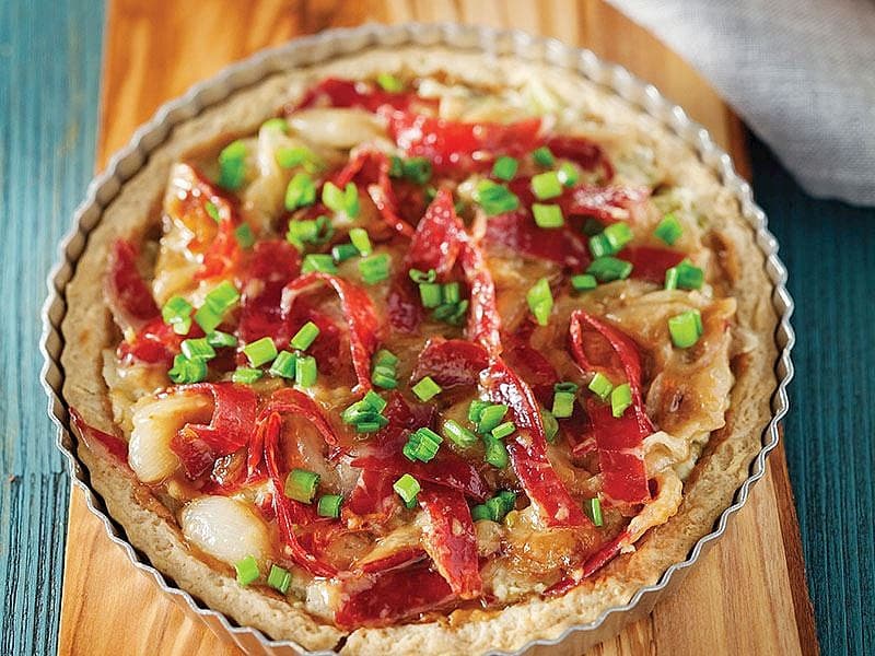 Karamelize Soğanlı Pastırmalı Tart