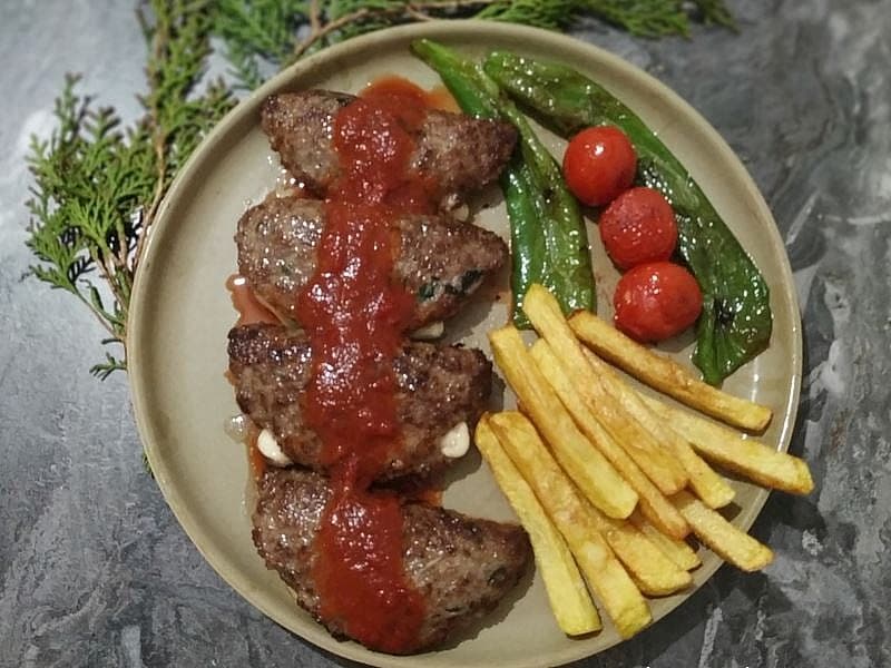 Kaşarlı Köfte