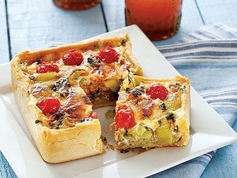 Kerevizli, Pırasalı Ve Keçi Peynirli Tart