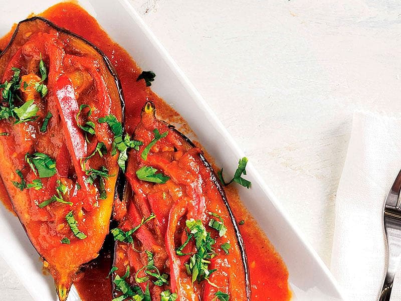 Kırmızı Biberli Patlıcan Dolması