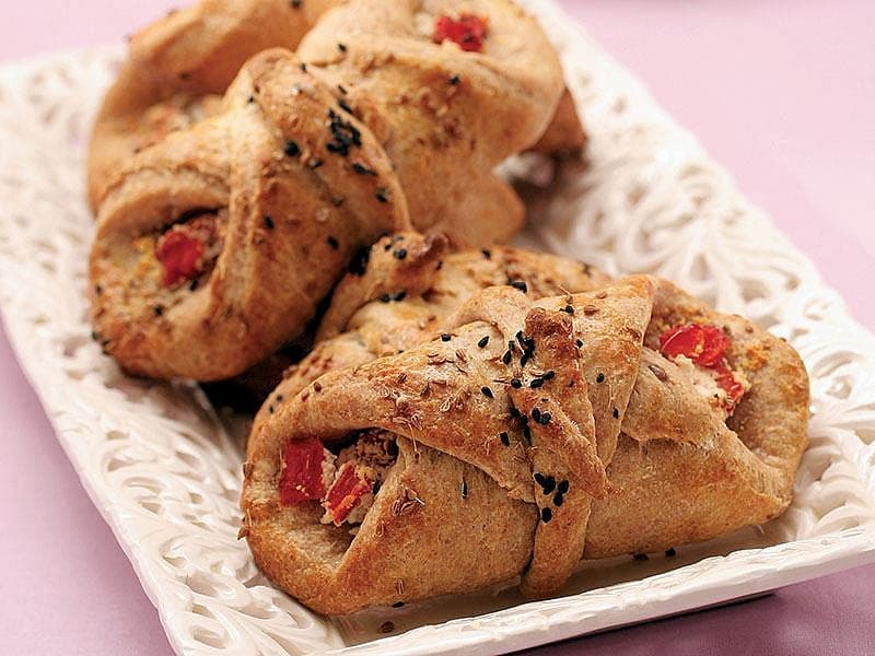Kırmızı Biberli Örgü Çörek