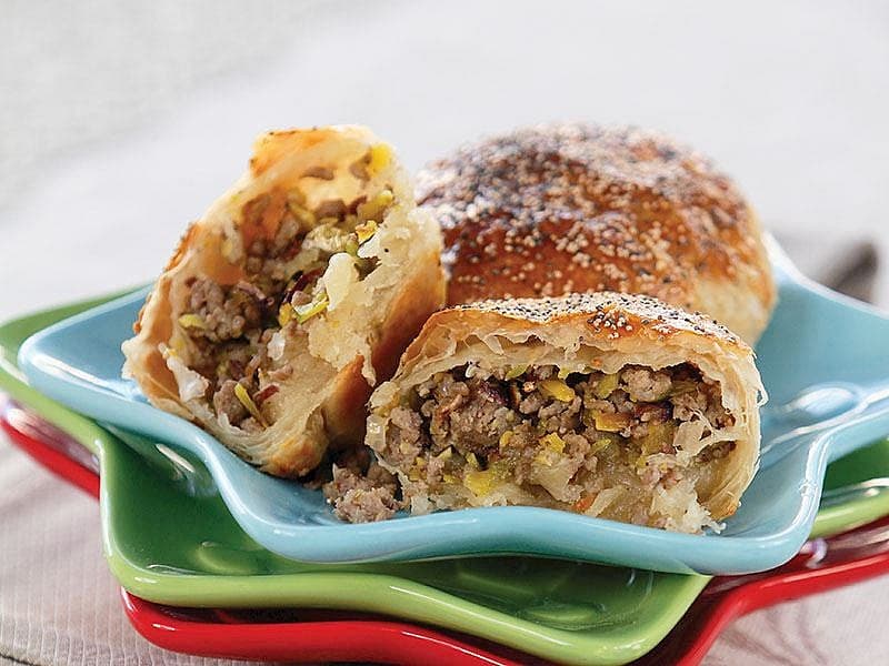 Kıymalı Ve Antep Fıstıklı Milföy Börek