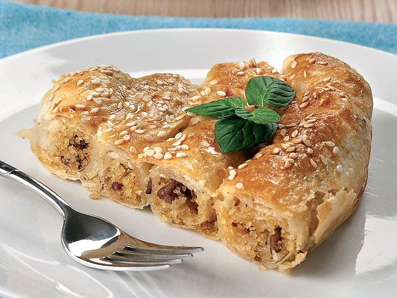 Kıymalı Ve İnce Bulgurlu Börek