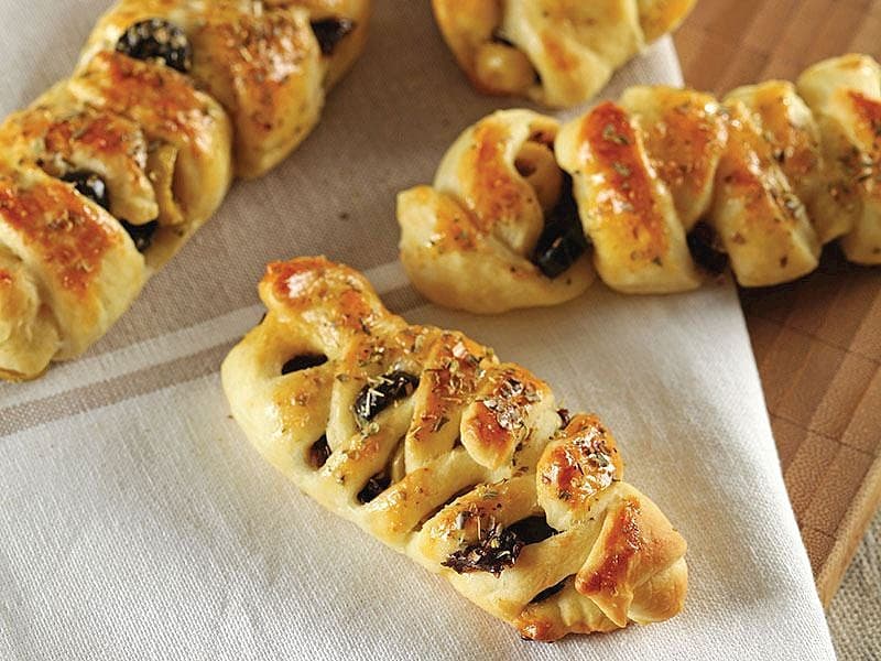 Kurutulmuş Domatesli, Zeytinli Çörek