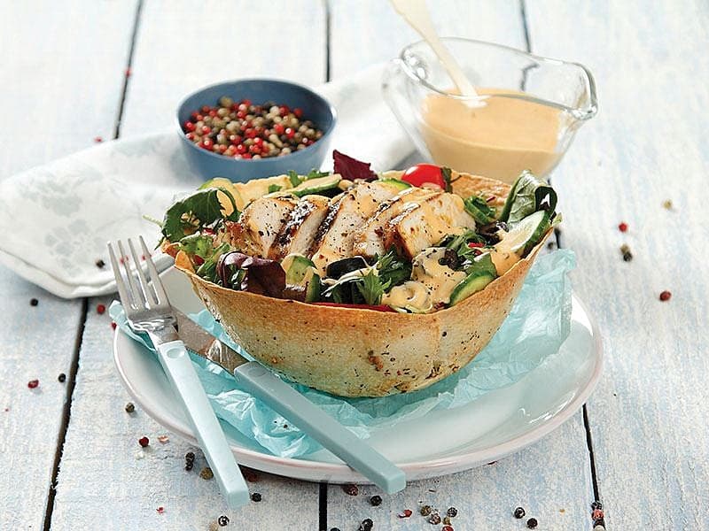 Lavaş İçinde Tavuk Etli Salata