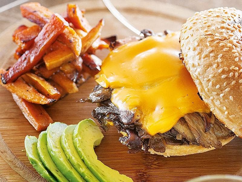 Mantarlı Cheeseburger