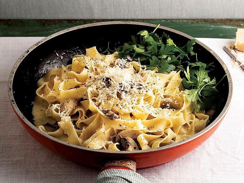 Mantarlı Ve Kremalı Makarna