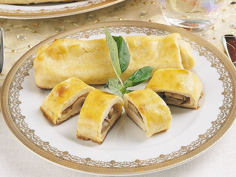 Mantarlı Rulo Börek