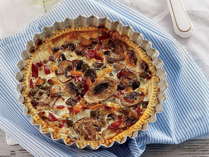 Mantarlı Ve Renkli Biberli Tart