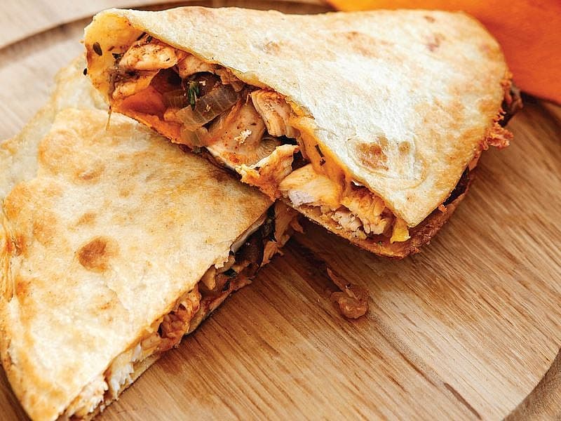 Mantarlı Ve Tavuk Etli Quesedilla