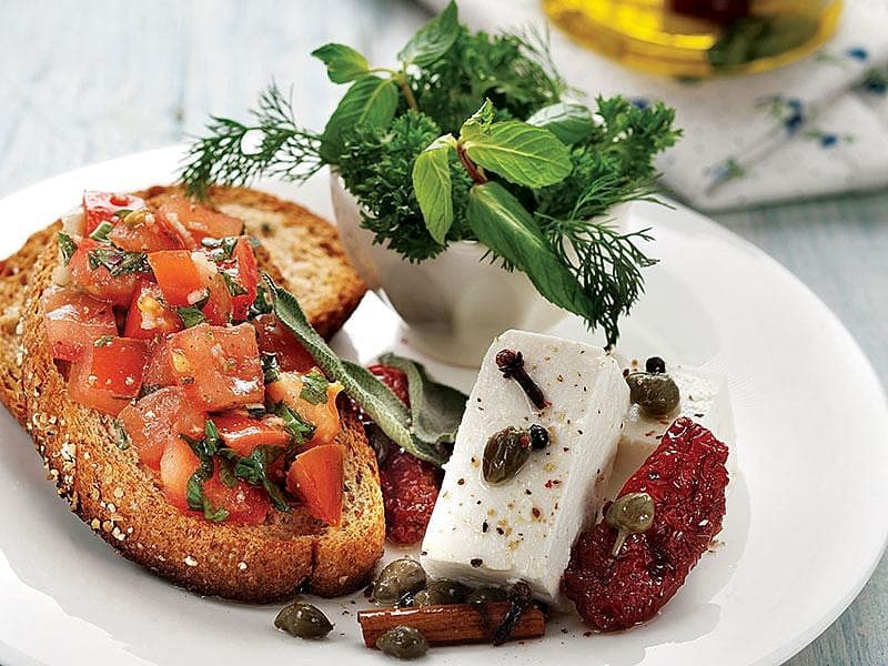Marine Edilmiş Beyaz Peynir Be Bruschetta