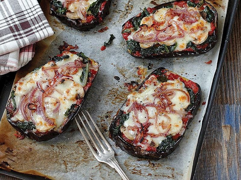Mor Soğanlı Patlıcan Pizzaları