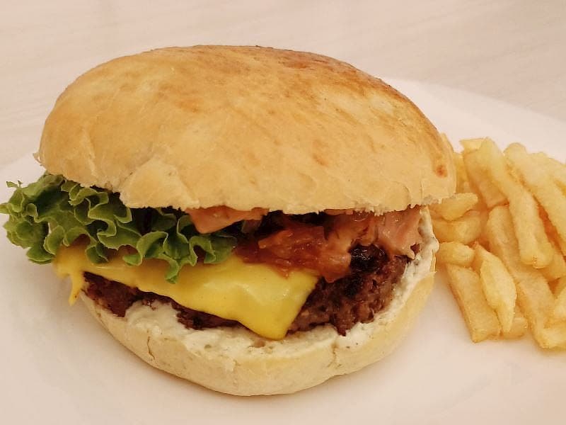 Soslu Hamburger