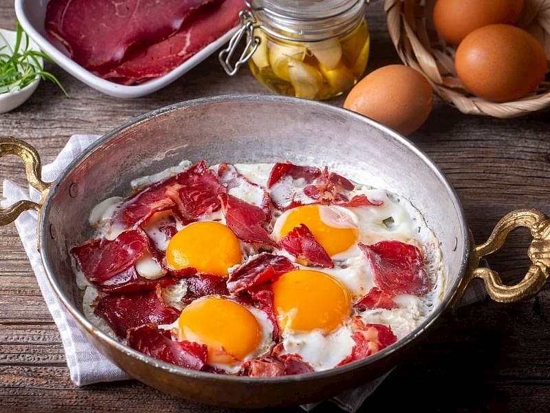 Pastırmalı Yumurta