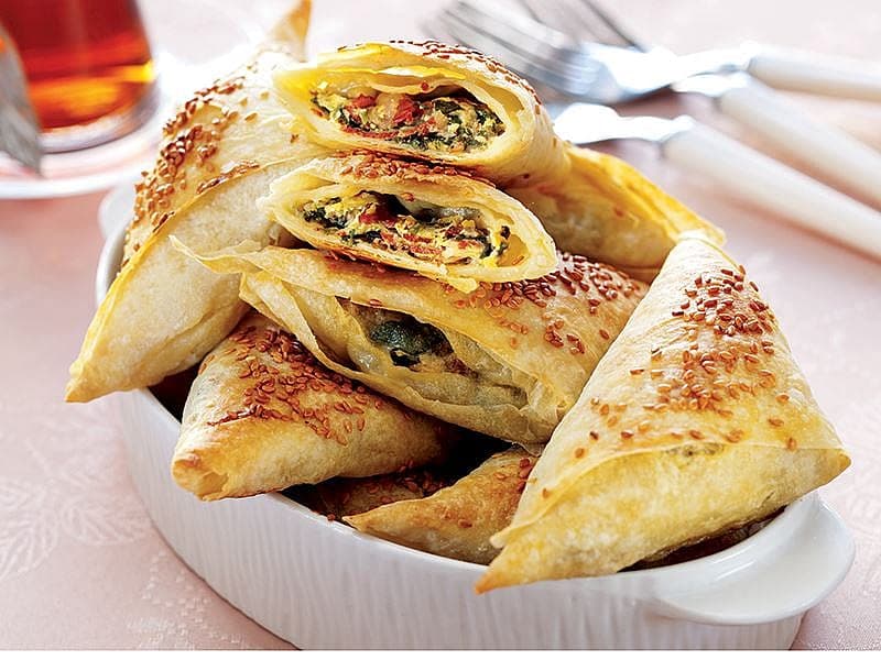 Pastırmalı, Ispanaklı Pratik Börek