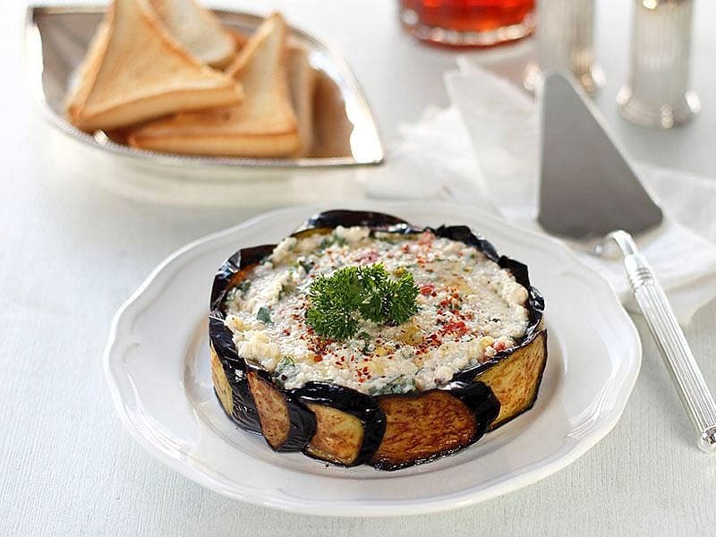 Patlıcan Taçlı Bulgur Salatası
