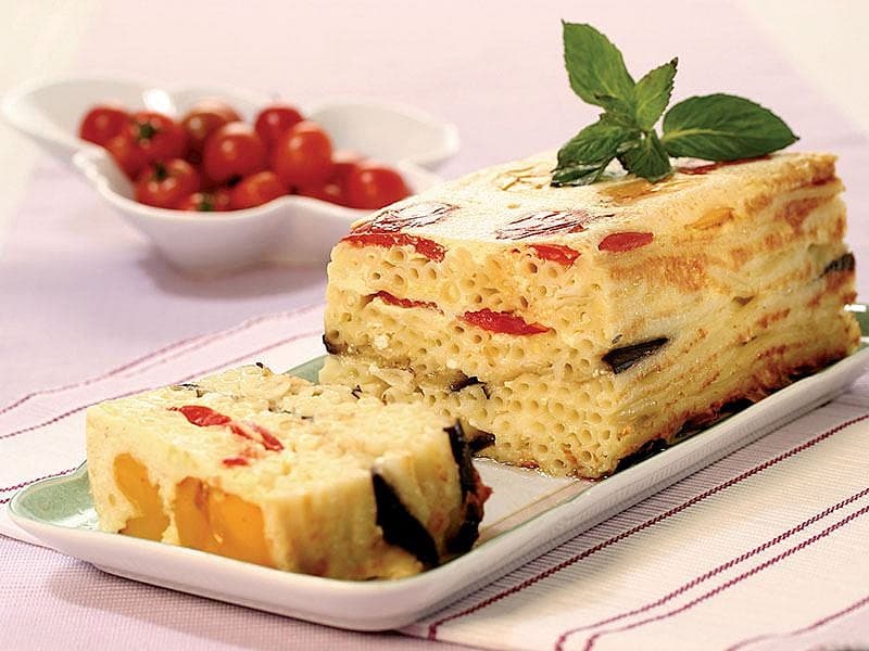 Patlıcanlı Makarna Böreği